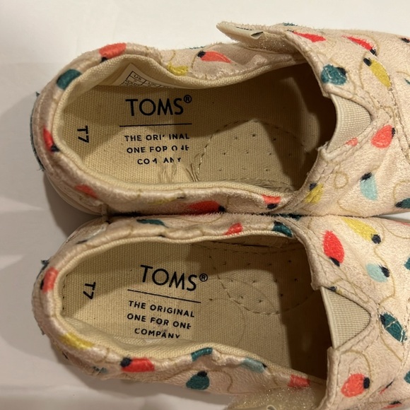 TOMS Belmont Toddler Girl Slip On Shoe Cream Christmas Light Bulb US7 - Picture 12 of 15